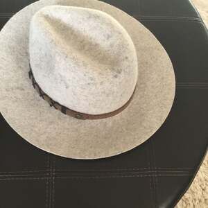 NWOT Pistil Proper Felt Fedora, Light Grey with Leather Band country classic